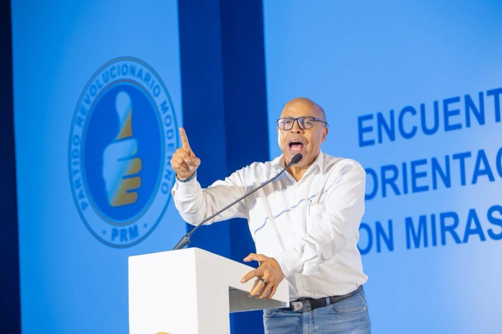 Alfredo Pacheco frena sus aspiraciones en el PRM para blindar la unidad interna